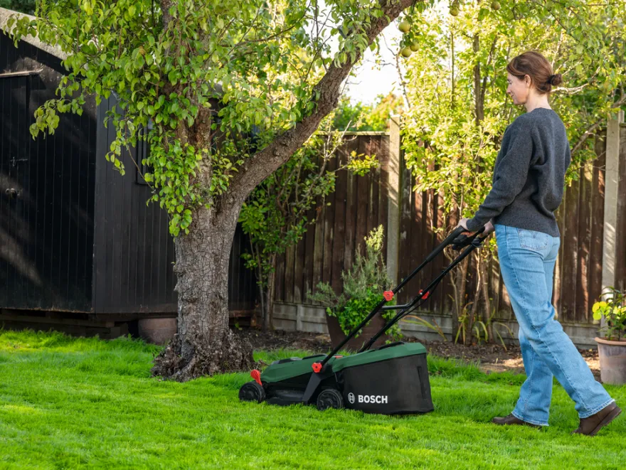 Bosch Rotak 18V-32 akku plæneklipper 4,0 Ah