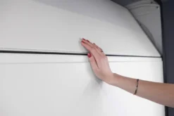 Garageport 240 x 200 cm med portautomatik No Rip G