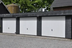 Jyde stålvippeport 238 x 209 cm hvid
