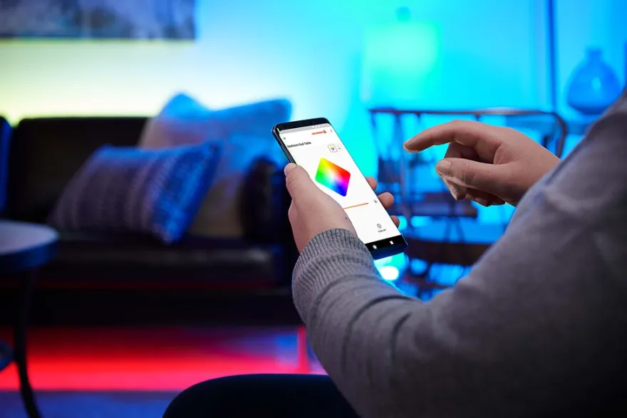 LEDVANCE SMART+ standard pære RGBW E27 9 W